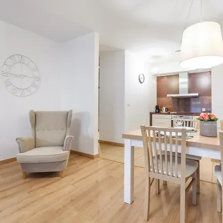 Aquarius, Sun & Snow アパート