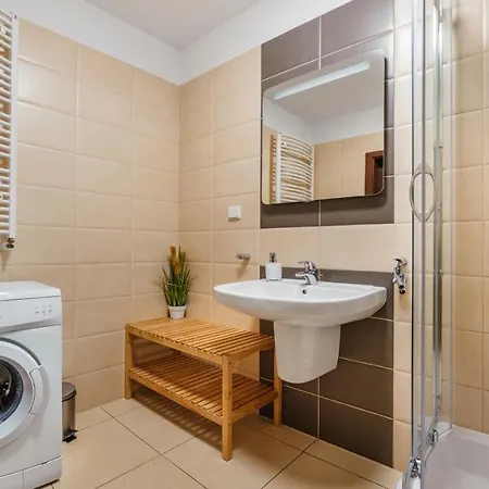 Aquarius, Sun & Snow *