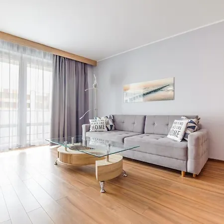 Aquarius, Sun & Snow *