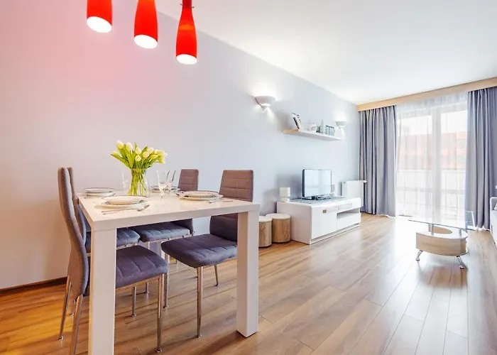 Aquarius, Sun & Snow *